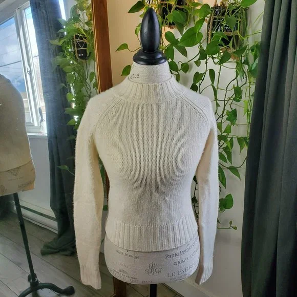 VINCE | Scoop Neck Cream 100% Cashmere Sweater (Size XS) - Picture 2 of 9